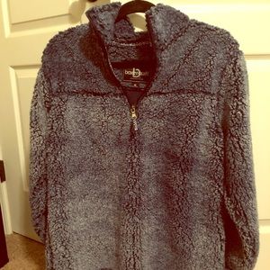 Brand new Sherpa quarter zip. Tags still on